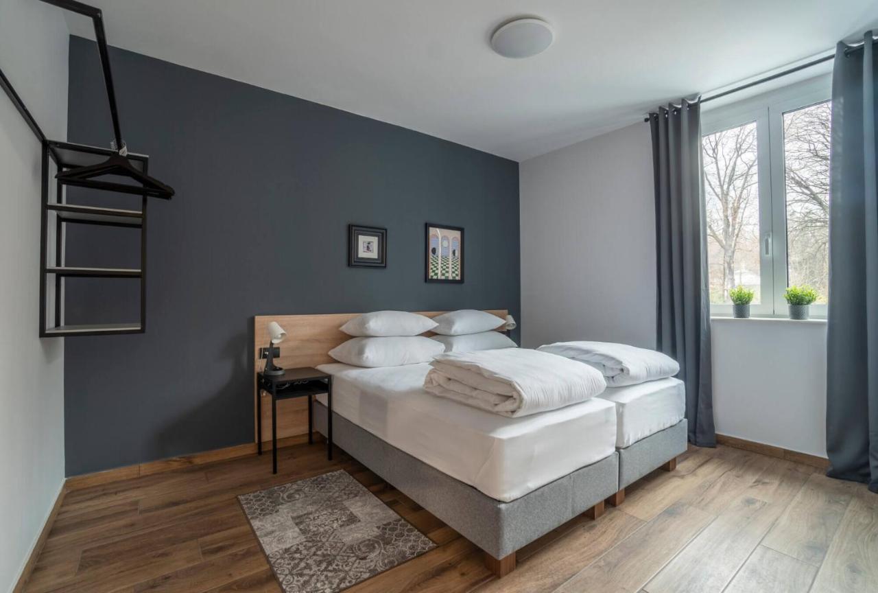 Hostgost Selected - Botanical Garden Belgrade