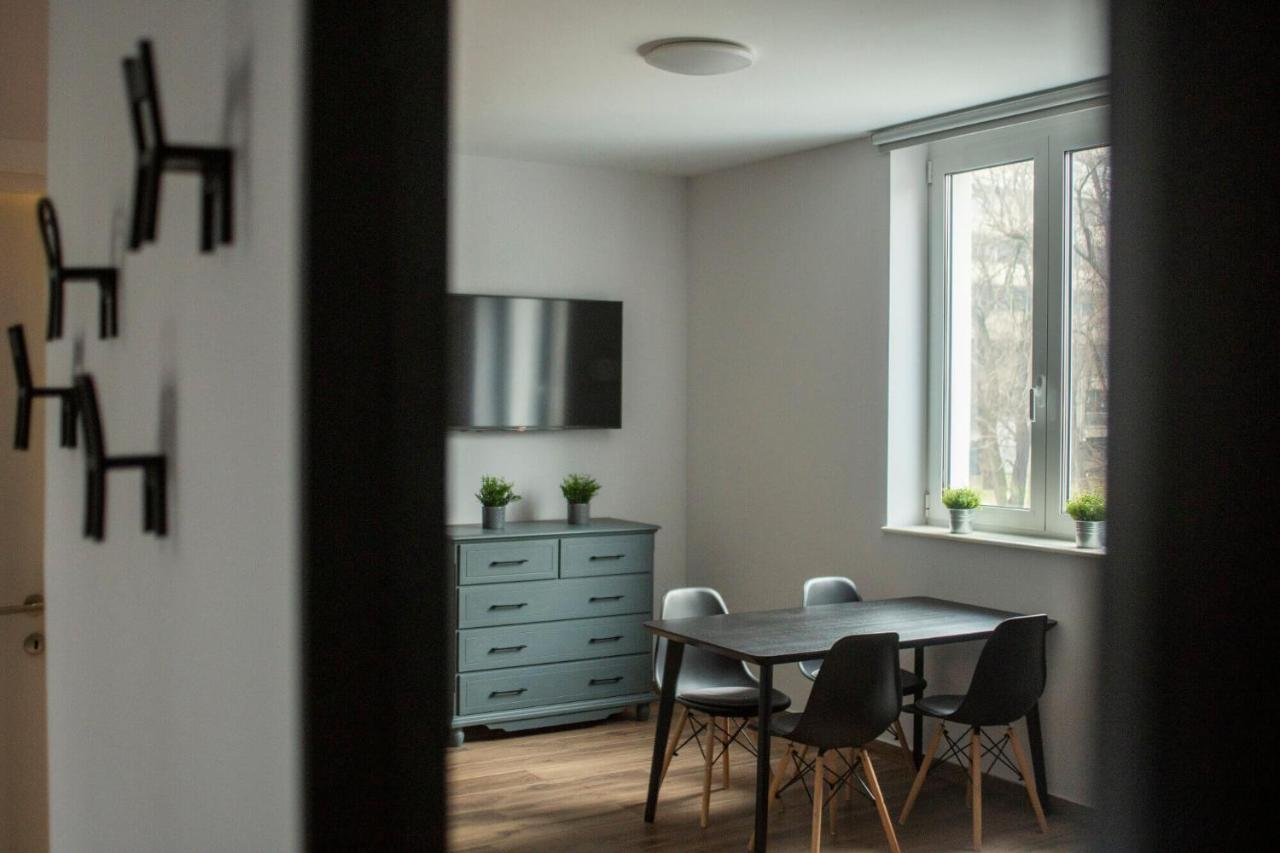 Hostgost Selected - Botanical Garden * Belgrade