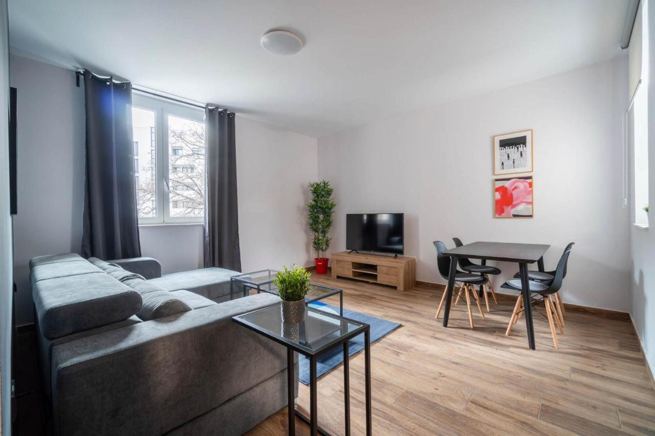 Hostgost Selected - Botanical Garden Apartment Belgrade